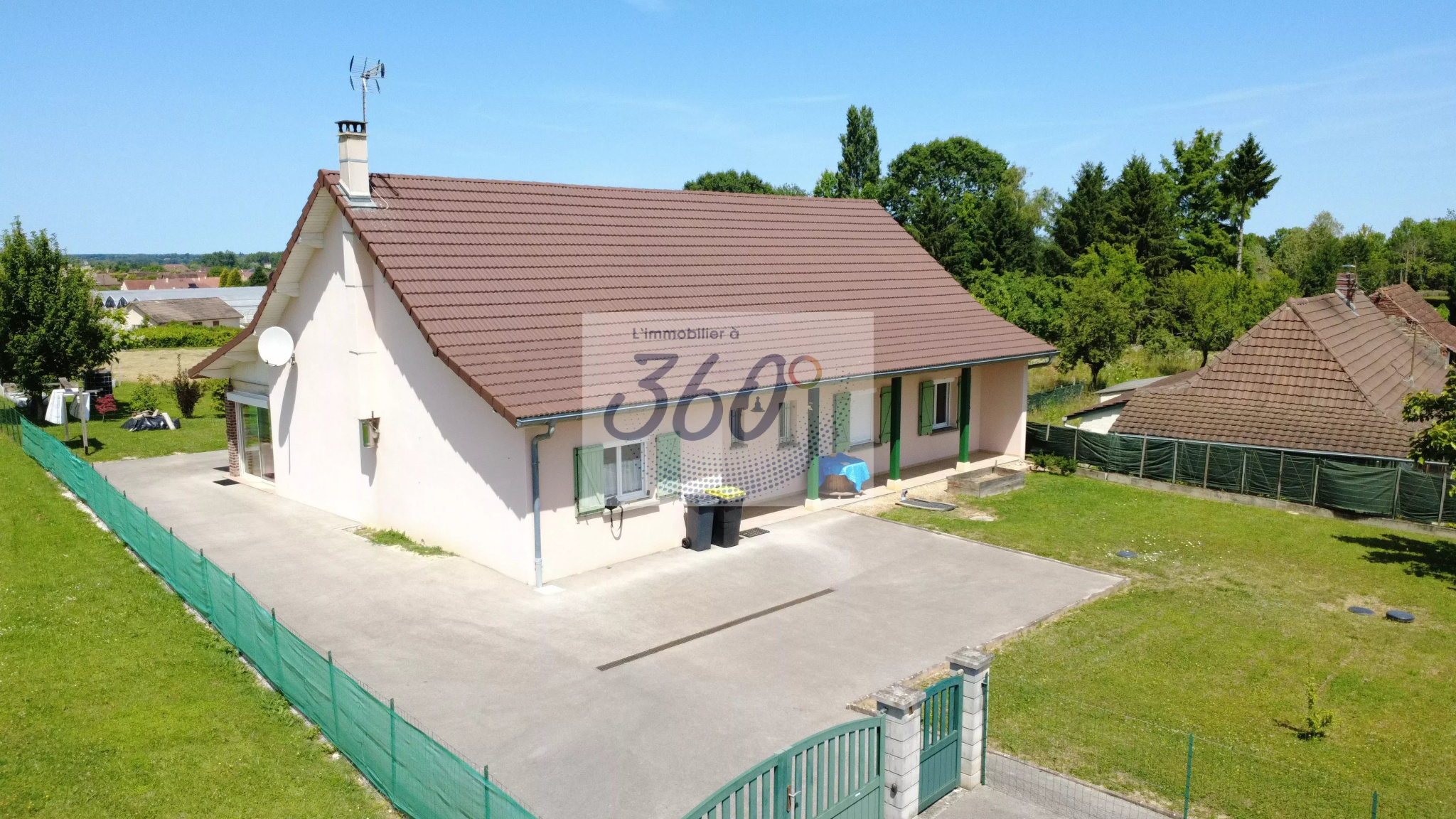 Maison à vendre à Louhans, 141,4 m², 6 pièces – photo 1 sur 20