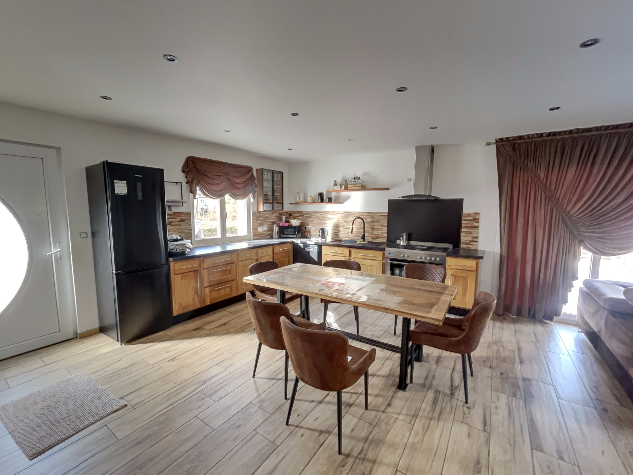 Maison à vendre à Pierre de bresse, 80 m², 6 pièces – photo 2 sur 16