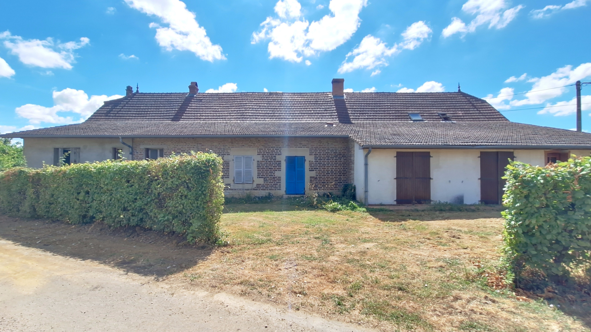 Grande ferme bressane deux logements