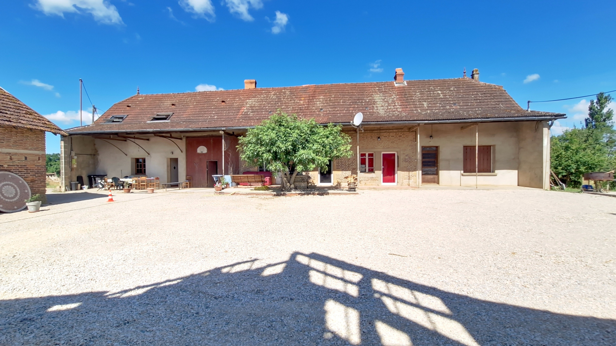 Maison à vendre à Saillenard, 250 m², 10 pièces – photo 2 sur 20