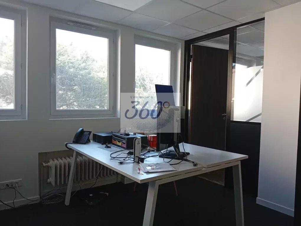 Bureau à vendre à Macon, 103 m², 5 pièces – photo 2 sur 8