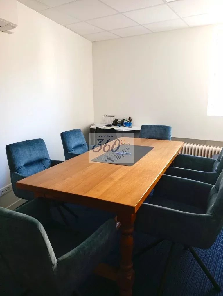 Bureau à vendre à Macon, 103 m², 5 pièces – photo 1 sur 8